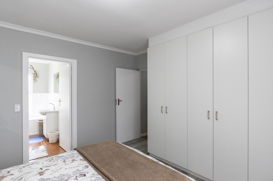 To Let 3 Bedroom Property for Rent in Somerset Ridge Western Cape
